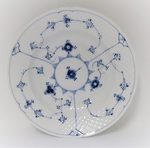Bing & Grondahl. Blue painted. Deep dessert plate. Diameter 21,5 cm. (2 
quality). There are 8 pieces in stock. The price is per piece.
