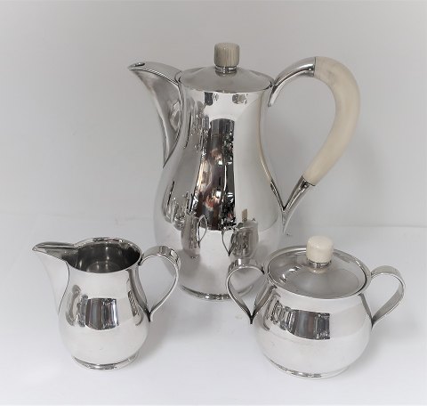 Mogens Björn Andersen. Silver coffee service (925). Consisting of coffee pot, 
cream jug and sugar bowl.