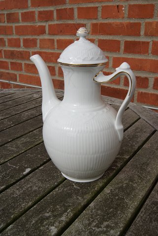 Tradition with gold rim or white Half Lace with gold Danish porcelain, covered coffee pot No 514