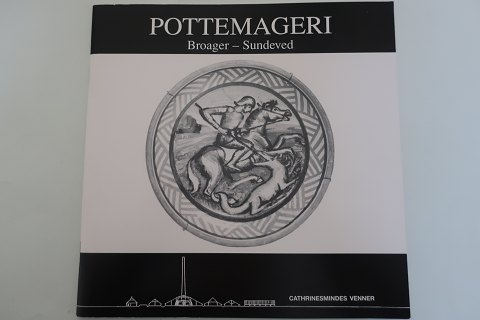 Pottemageri Broager - Sundeved
Udgivet af Cathrinesminders Venner
Af Alfred Hansen
1990
Sideantal: 32
In gutem Stande