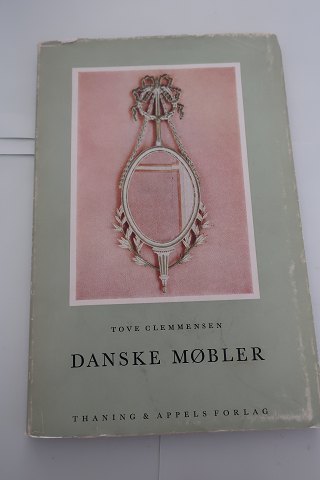 Danske møbler
Af Tove Clemmensen
Stiludviklingen fra Renææssancen til Klunketid
Thanning & appels Forlag
1963
Sideantal: 97
In gutem Stande