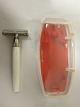 Gillette razor tool / shaving tool
An old Gillette razor tool / shaving tool
L: 14cm, B: 6cm, H: 3,5cm
We have a large choice of things for the shaving, 
tools for hairdressers etc.
Please contact us for further information