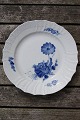 Blå Blomst Svejfet porcelæn. Frokosttallerkener 22cm