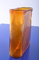 Vase aus 
bernsteinfarbenem 
Glas