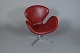 Roxy Klassik præsenterer: Arne Jacobsen/Fritz Hansen.Lænestol."Svanen" med gammel fod.ompolstret med ...