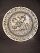 Björn Wiinblad  große Platter Nymølle Dänemark Nr. 3065 Sommer. Durchmesser: 36 cm. ...