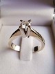 Stentoft Antik präsentiert: Ole Lynggaard Solitaire Ring. Diamant: 0,30 Carat Top Wesselton VVS l.