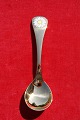 Antikkram präsentiert: Georg Jensen Jahreslöffel 1987 in vergoldet Sterling Silber. Weisse Wucherblume