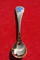 Antikkram präsentiert: Georg Jensen Jahreslöffel 1990 in vergoldet Sterling Silber. Die Glockenblume