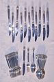 Königin Georg
Jensen Besteck
für 12 personen Königin Georg
Jensen Besteck
für 12 personen