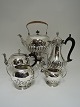 Englisch Tea &
Coffee Service
Sterling (925)
5 Teile Englisch Tea &
Coffee Service
Sterling (925)
5 Teile
