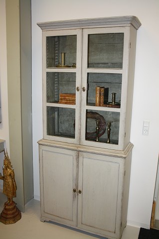 Stühle & Schränke