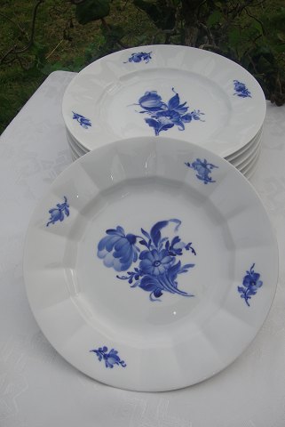 Royal Copenhagen Blue flower angular    Dinner plat 8549, Sold out