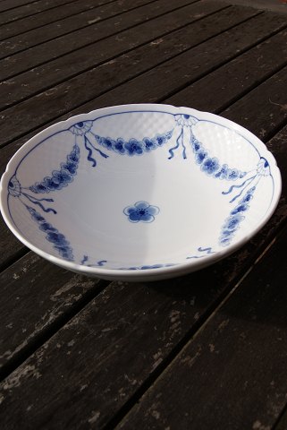 Empire Round bowls about 19cm