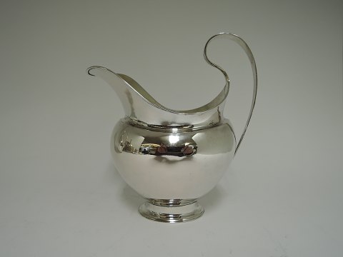 Johan Martin Lercke
Silver (830)
milk Jug