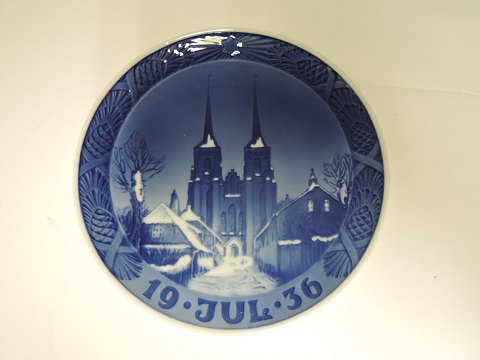 Royal Copenhagen
Christmas Plate 1936