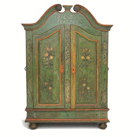 Originaldekorierter Schrank mit Rosenmotiven. 
Nordschleswig um 1750, Barock. H: 199cm. B: 142cm. 
T: 57cm