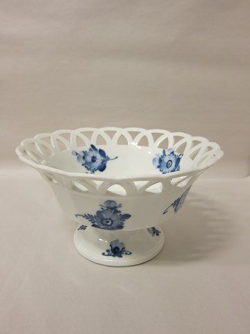 Royal Copenhagen, Blaue  Blume, Obstschale
Diese Schale hat RC-nr. 8592
H: 15cm, Durchmesser: 25cm