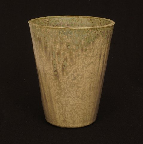 Large Stoneware vase by Arne Bang, 1907-83. 
Signed. H: 18cm. D: 14,5cm