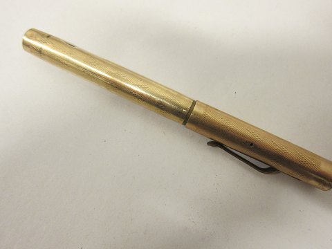 Füllhalter Wahl 4
14 K Gold Filled
Made in USA
Stempel: Wahl 4 14 K Gold Filled
Mit clip
Bemerken Sie bitte: Los "Kappe"
Wir haben mehere Füllhälter