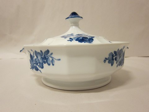 Royal Copenhagen, Blaue Blume
Deckelschüssel, 1. Wahl
RC-nr. 8535
15 cm x 25 cm
Wir haben eine gute Auswahl von Blaue Blume
Kontakten Sie uns bitte für weitere Information