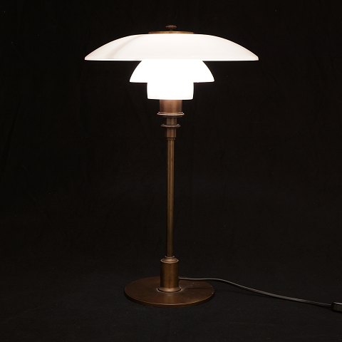 Poul Henningsen for Louis Poulsen: Table lamp 
H: 45cm
