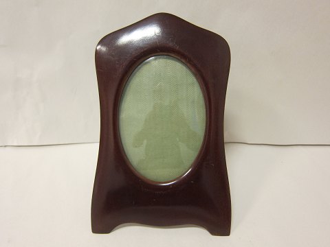 Fotorahmen, alt, Mahagoni, mit gewölbtem Glas
In gutem Stande und das Glas ist heil
Um Jahr 1900
24cm x 14cm
Wir haben eine grosse Auswahl von Rahmen
Kontakten Sie uns bitte für weitere Information