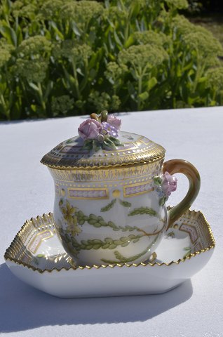 Royal Copenhagen Flora Danica Cremetasse mit platte # 3514