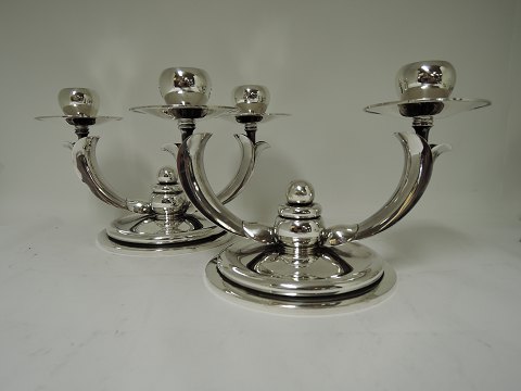 Mogens Bjørn Andersen
Sterling (925)
Candlesticks for 2 candles
A pair