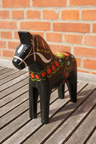 Bestellnummer: 
v-Sorte Dalarheste 21,5cm.SOLD