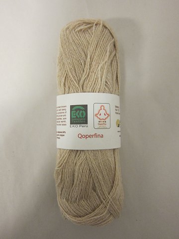 Qoperfina
Qoperfina ist ein 100 Naturprodukt von Peru, die aus den feinsten 
ökologischesen Baumwollefibern und Alpakafibern besteht, und sogar mit 
natürlichem Kupfer gemischt ist
Knäuel mit 25 Gramm
