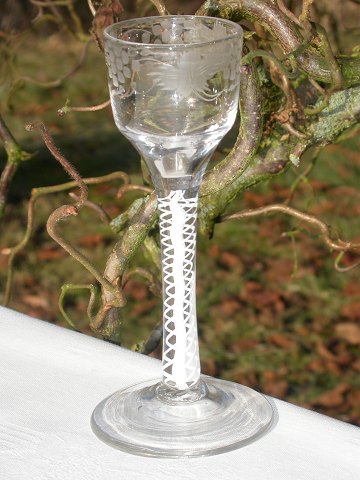 Unglaublich schönen Glas Schnaps