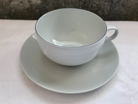 Royal Copenhagen
Blue Edge
teacup
# 3074
* 100DKK