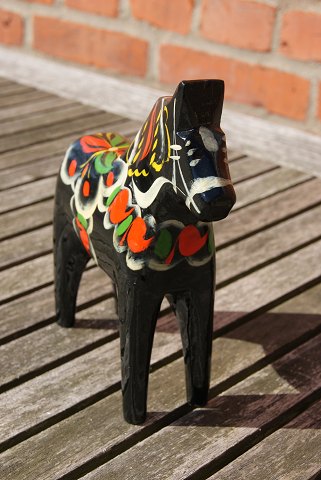 Bestellnummer: 
v-Sorte Dalarheste 15,5cm.SOLD
