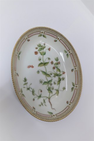 Royal Copenhagen. Flora Danica. Oval bowl. Model # 3506. Length 24 cm. (1 
quality). Anagallis arvensis L