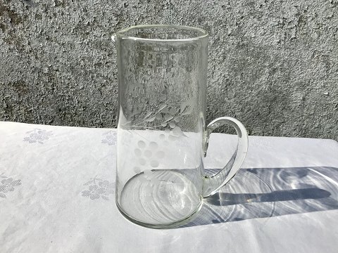 Glas Pitcher
Mit Weinreben
* 400kr