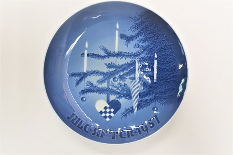 Bing & Grøndahl. Juleplatte 1957. Diameter 18 cm. (1 sortering)