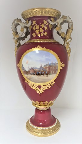 Royal Copenhagen. Stor vase. Højde 43 cm. Produceret før 1923. (1 sortering)