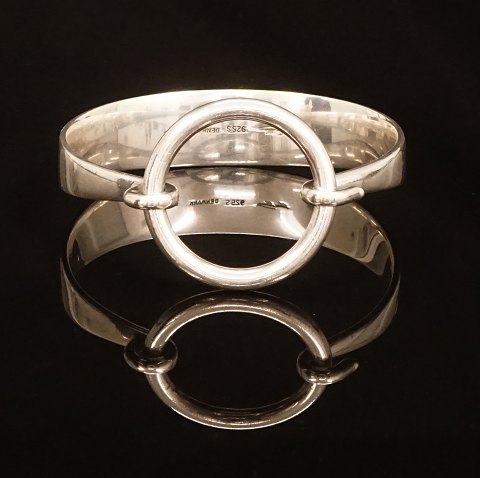 Hans Hansen, Denmark: A sterlingsilver bangle. 
Inner size: 6,1x5,9cm