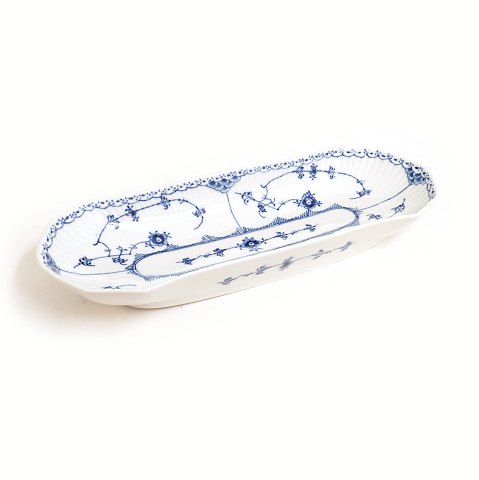 Royal Copenhagen: A blue fluted half lace plate. 
Second quality. #1/714. L: 37cm