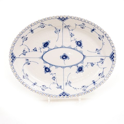 Royal Copenhagen: Grosse ovale Platte, 
Zwiebelmusster. #1/1148. L: 36,5cm