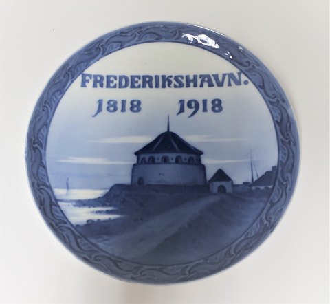 Royal Copenhagen. Gedenk Teller Nr. 177. Frederikshavn. Pulverturm. 1918. 
Durchmesser 20 cm.