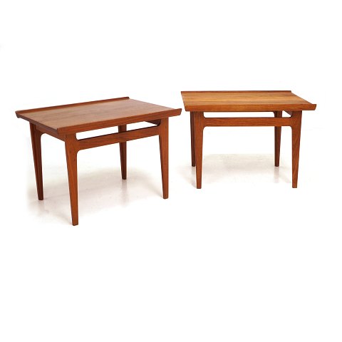 Finn Juhl: Ein Paar Lampentische in Teak. 
Hergestellt von France & Daverkosen. H: 39cm. 
Platte: 43x60cm