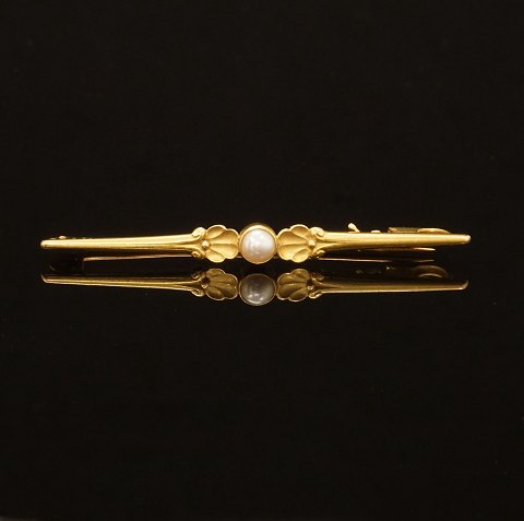 Georg Jensen Goldbrosche aus 18kt Gold. Periode: 
1933-44. L:6cm