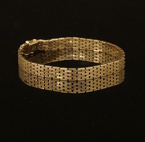 Charles Østergaard Taus, Kopenhagen: Armband in 
14kt Gold. L: 19,5cm. B: 7mm. G: 18gr