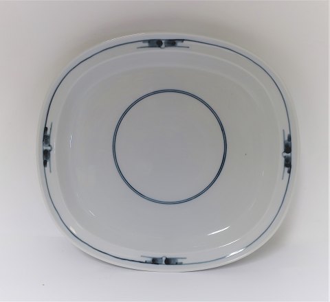 Royal Copenhagen. Gemina. Design Gertrud Vasegaard. Serving dish. Model 14618. 
Length 28 cm. (1 sorting).