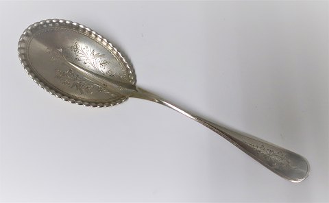 P. Hertz. Serveringsske. Sølv (830). Længde 26 cm. Produceret 1879