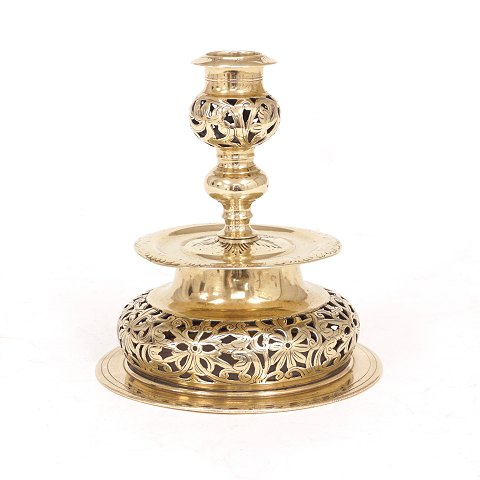 An early brass candlestick. Nürnberg, Germany, 
circa 1650-1700. H: 16cm