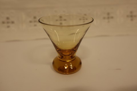 Glas, bernsteinfarbige
Kleine, schöne Glässer