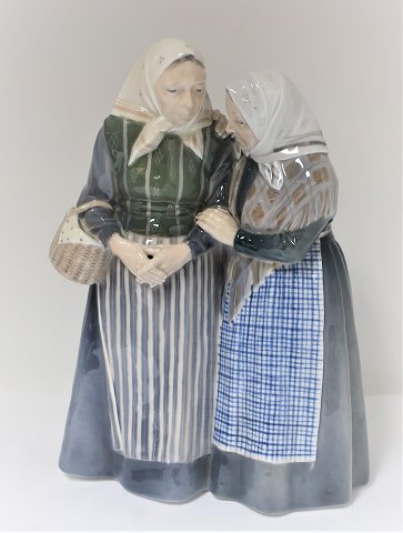 Royal Copenhagen. Figur. Model 1319. Sladrekællingerne. Højde 30 cm. (1 
sortering)